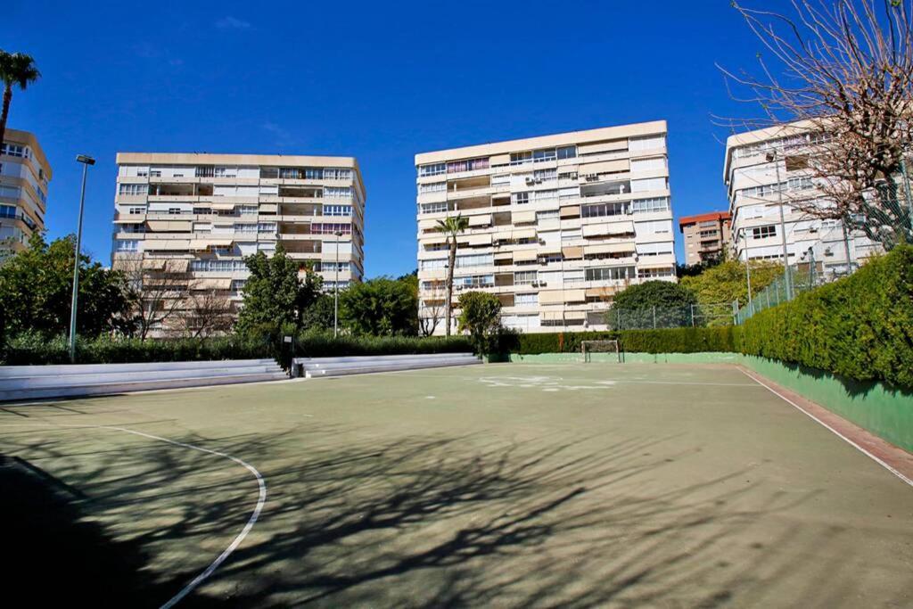 Garden With Pool And Ac Apartment Alicante