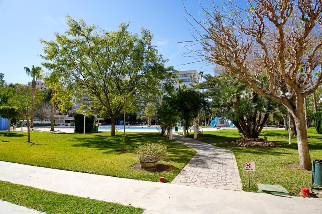 Apartment Garden With Pool And Ac